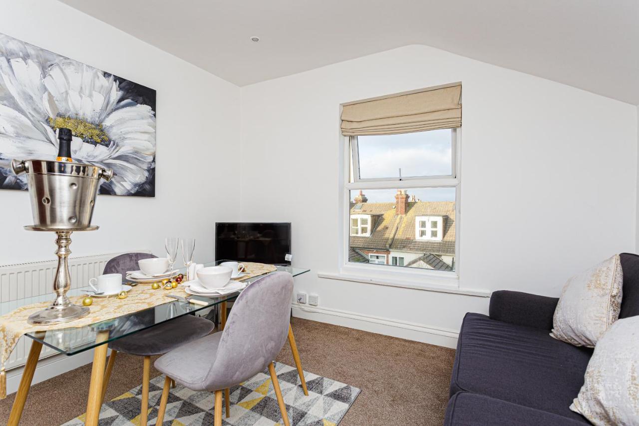 Luxury Granada Apartments - 1 & 2 Bed Flats W Free Parking Perfect For Contractors, Students Near The Beach Portsmouth Buitenkant foto