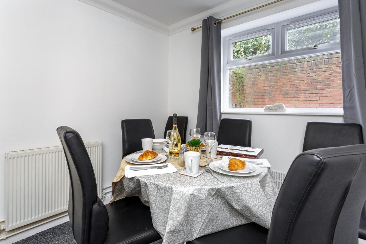 Luxury Granada Apartments - 1 & 2 Bed Flats W Free Parking Perfect For Contractors, Students Near The Beach Portsmouth Kamer foto